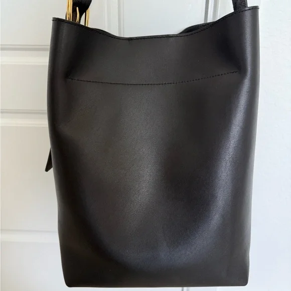 Madewell The Essential Bucket Tote - Picture 7 of 10